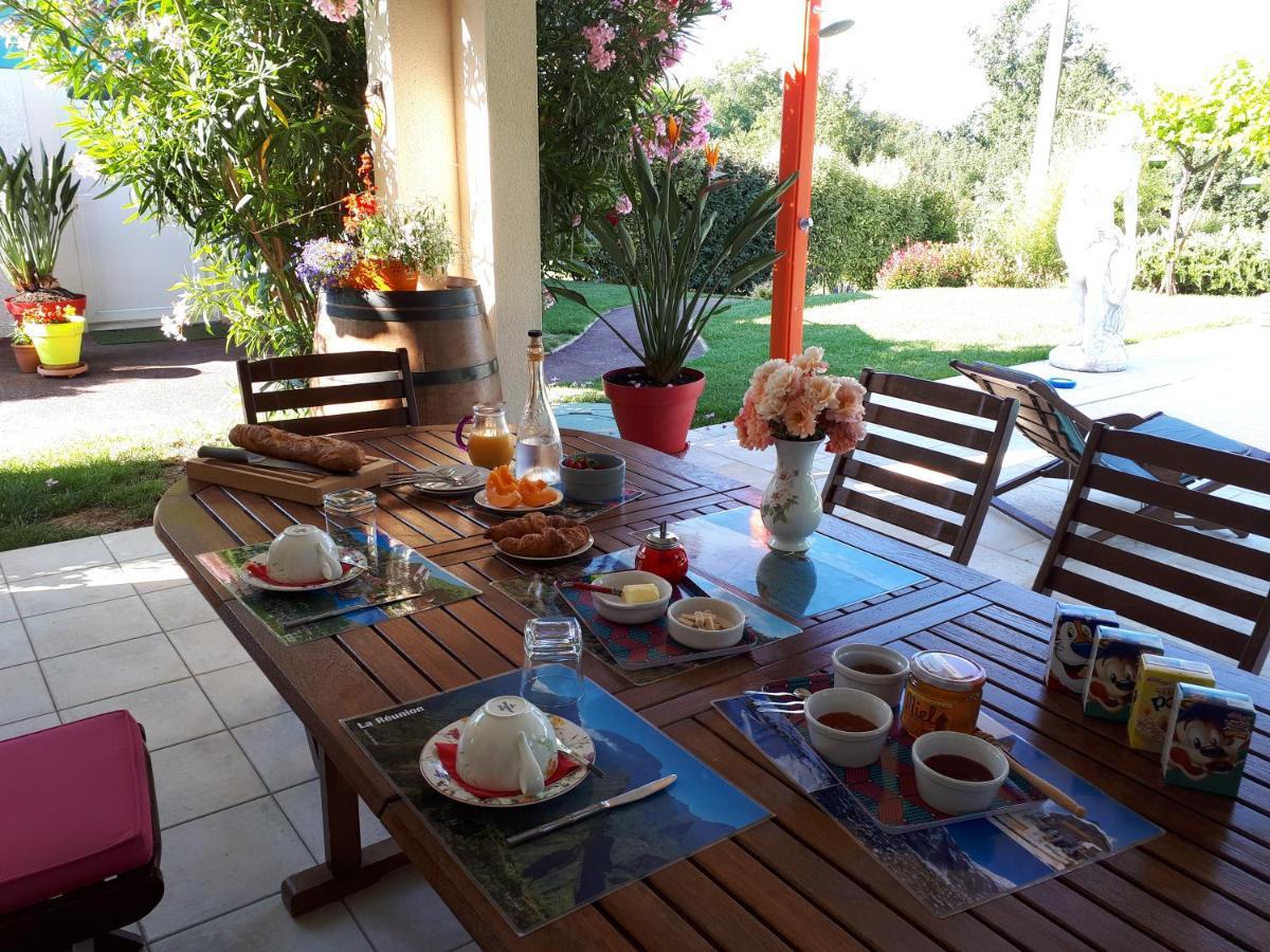 La Chenaie Bed & Breakfast Sainte-Marthe  Bagian luar foto